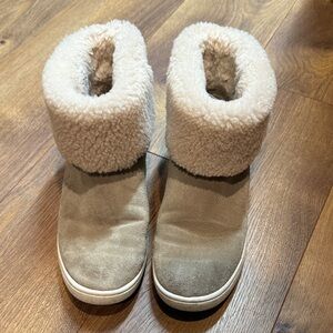 UGG Women's Mika Classic Sneaker